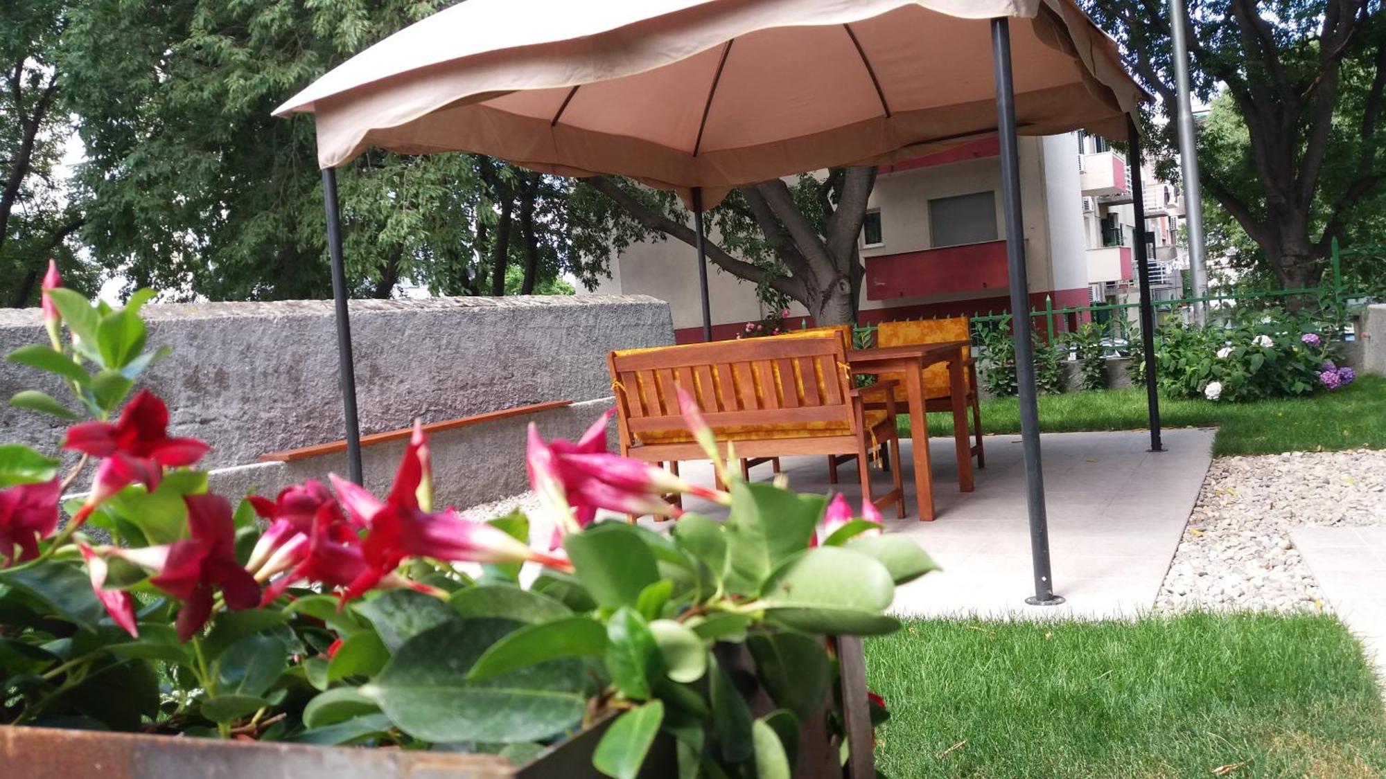 Garden Apartment Vanya Сплит Екстериор снимка